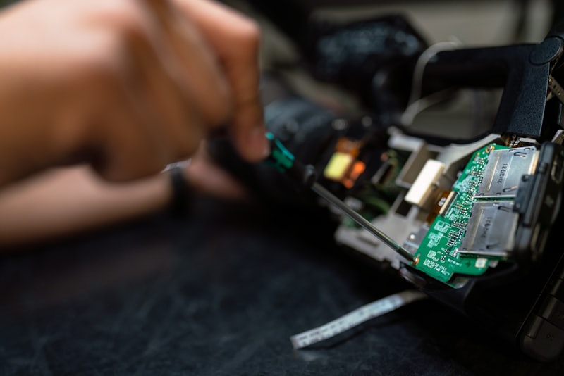 IT technician providing onsite support at Gold Coast business - Real IT Consulting
